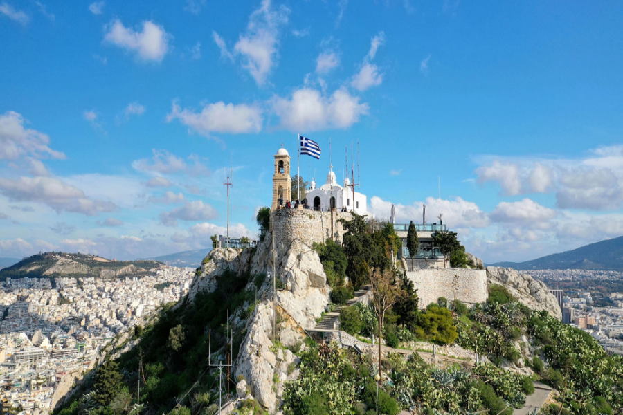 Explore Athens: A tour to the most iconic landmarks